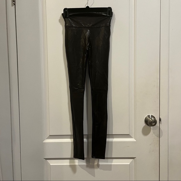 Spanx Faux Leather Croc Leggings in Color Shine - Picture 5 of 6